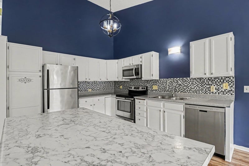 2053 Edgerton St, Maplewood, MN 55117