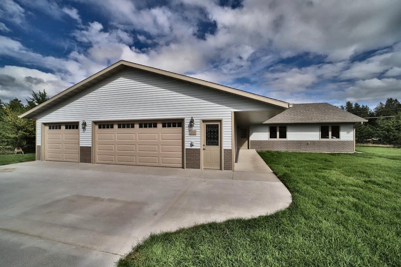 11946 Joneswood Cir, Baxter, MN 56425
