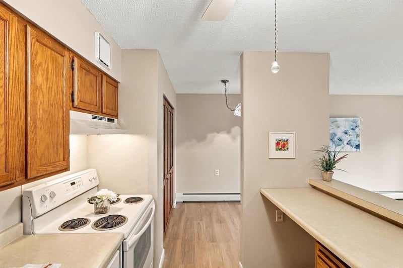 7600 Golden Valley Rd #316, Golden Valley, MN 55427
