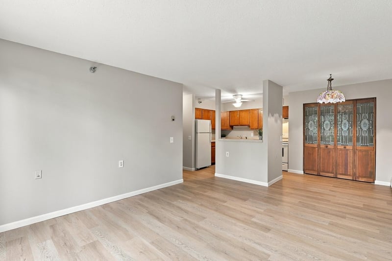 7600 Golden Valley Rd #316, Golden Valley, MN 55427