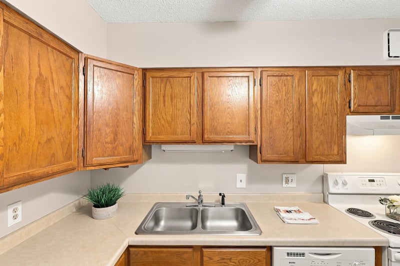 7600 Golden Valley Rd #316, Golden Valley, MN 55427