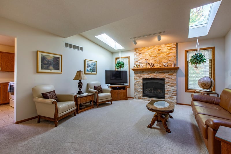 4422 Surrey Ln NW, Rochester, MN 55901