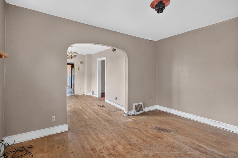 688 Magnolia Ave E, Saint Paul, MN 55106