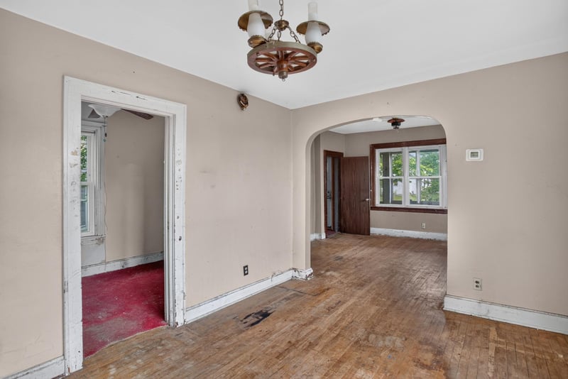 688 Magnolia Ave E, Saint Paul, MN 55106