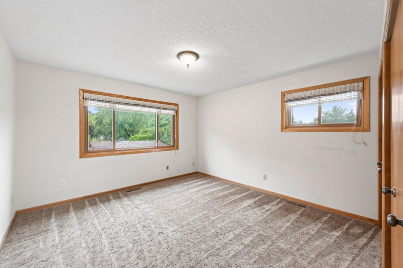 14310 14th Ave N, Plymouth, MN 55447