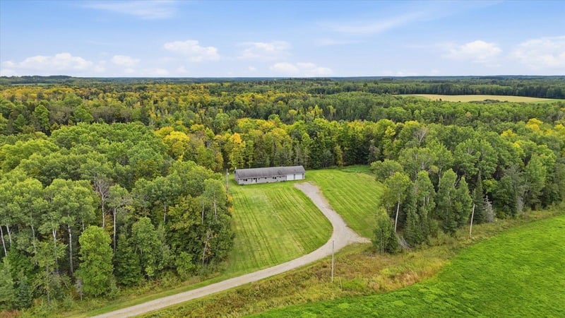 10104 Three Bridges Rd, Cook, MN 55723