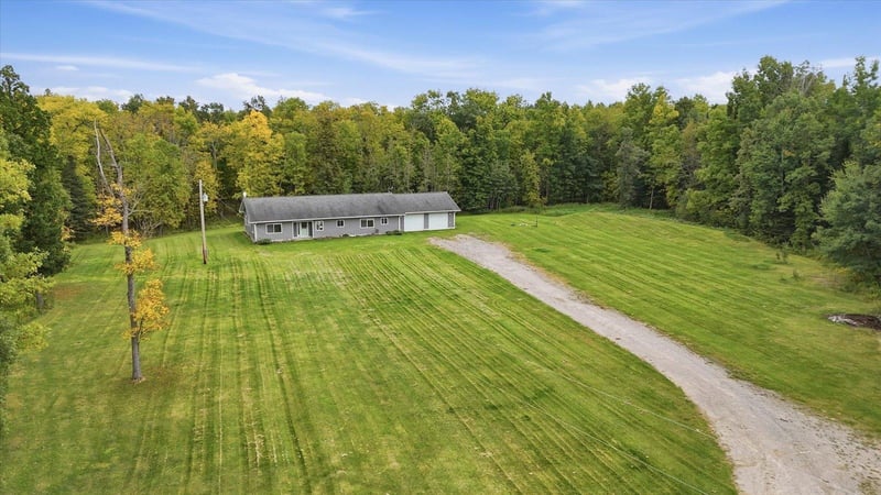 10104 Three Bridges Rd, Cook, MN 55723