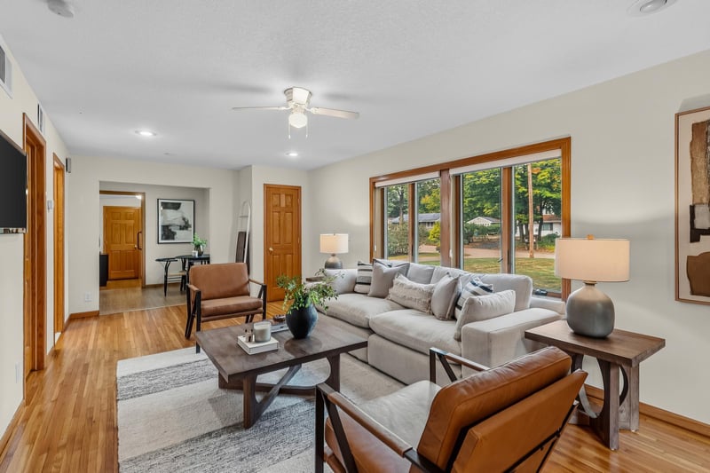 17025 11th Ave N, Plymouth, MN 55447