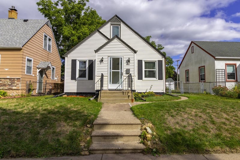 653 4th Ave S, South Saint Paul, MN 55075