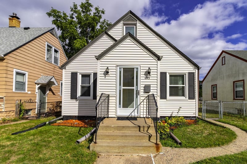 653 4th Ave S, South Saint Paul, MN 55075