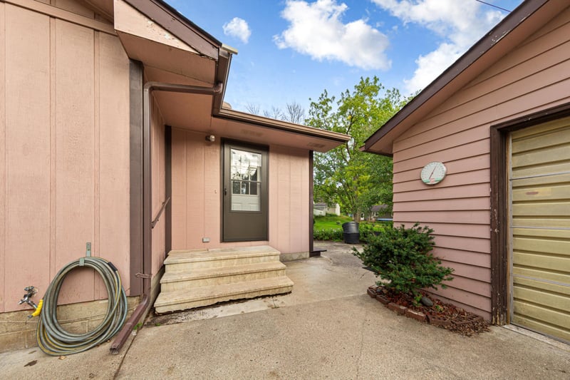 749 12th St NE, Owatonna, MN 55060
