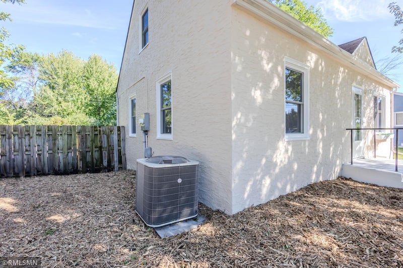 6823 E River Rd NE, Fridley, MN 55432