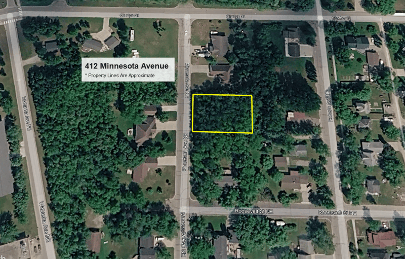 412 Minnesota Ave NE, Warroad, MN 56763