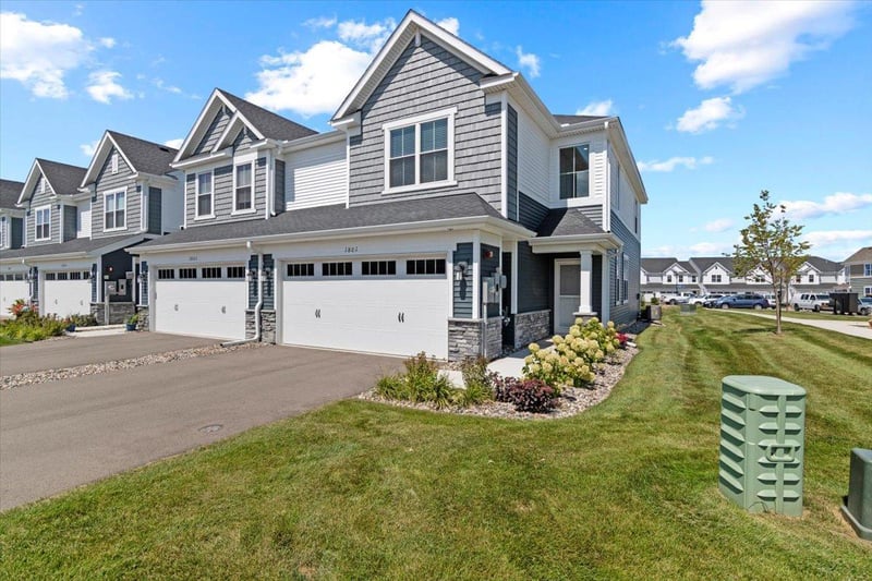 1801 Arbor Ln, Carver, MN 55315