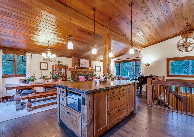 9069 285th Ave NE, North Branch, MN 55056