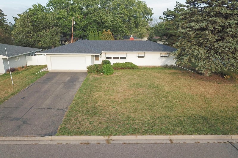 2856 Virginia Ave, Roseville, MN 55113