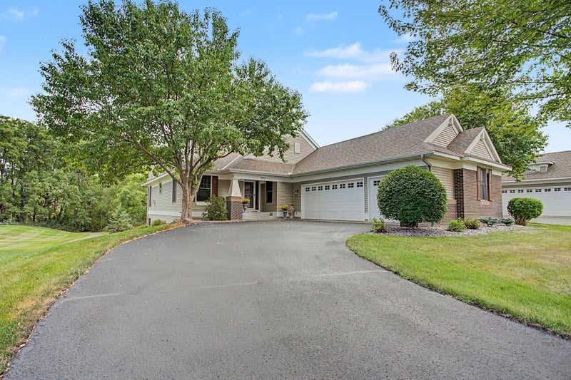 9753 Wedgewood Cir, Woodbury, MN 55125