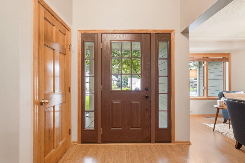 524 Eastwood Ct, Eagan, MN 55123