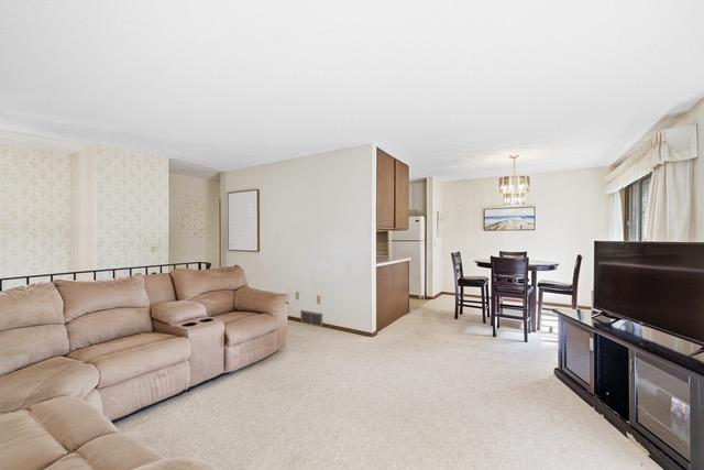 1325 4th St W, Hastings, MN 55033