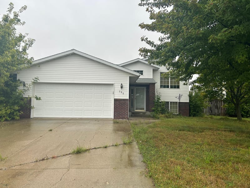 785 Shiloh St NW, Hutchinson, MN 55350