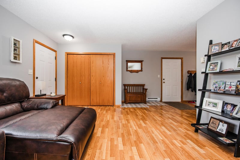 317 Maple Dr, Detroit Lakes, MN 56501