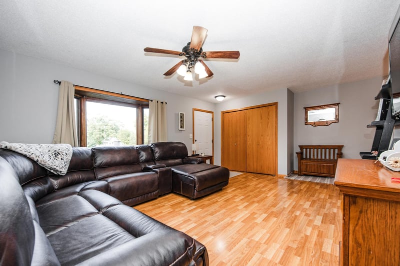 317 Maple Dr, Detroit Lakes, MN 56501