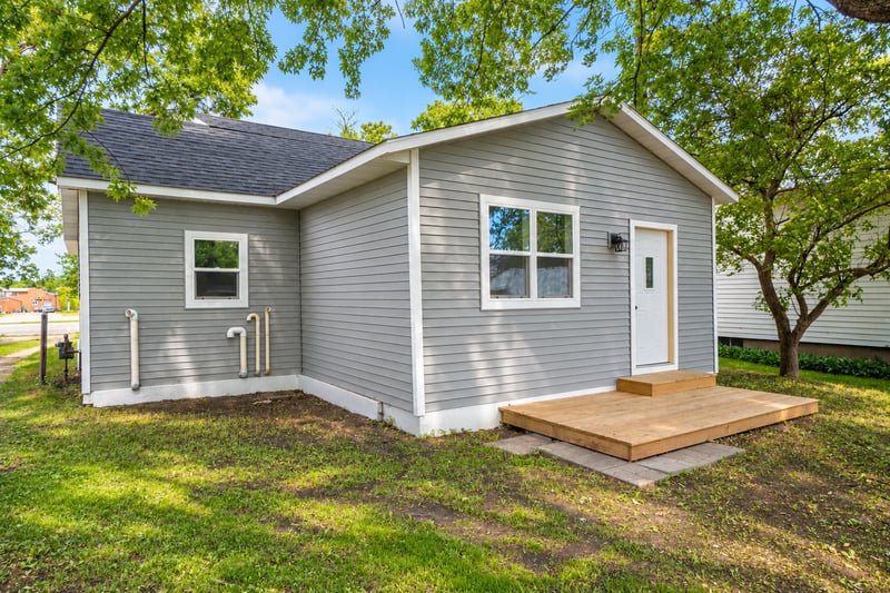 114 E Juniper Ave, Frazee, MN 56544