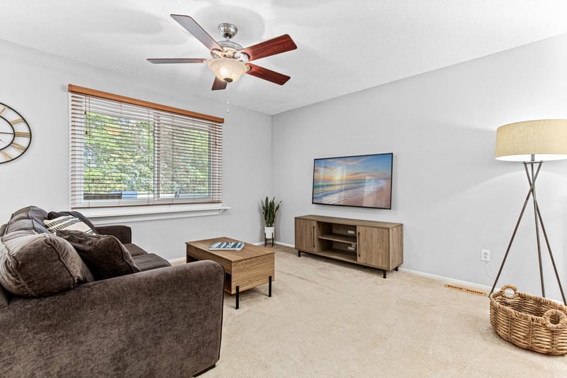 11123 Xavier Cir, Bloomington, MN 55437