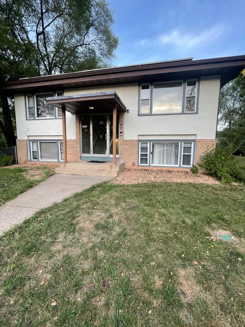 5419 4th St NE, Fridley, MN 55421