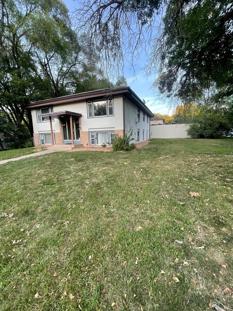 5419 4th St NE, Fridley, MN 55421