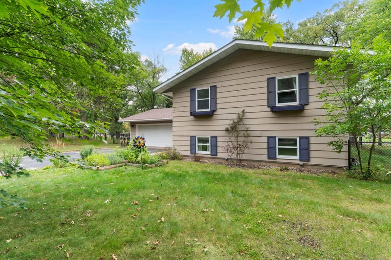5997 Oak Cir, North Branch, MN 55056