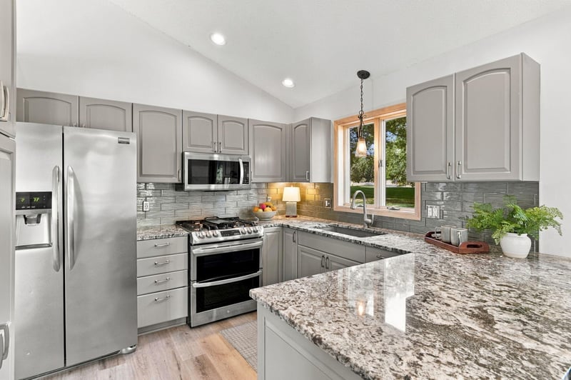 2330 Oak Glen Ct, Stillwater, MN 55082