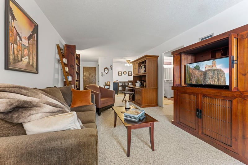 6450 York Ave S #217, Edina, MN 55435