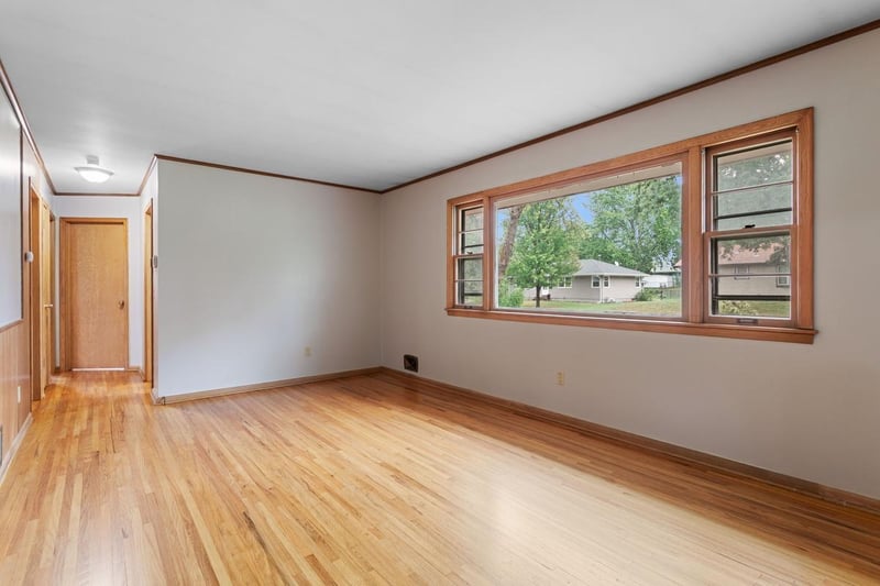 6270 6th St NE, Fridley, MN 55432