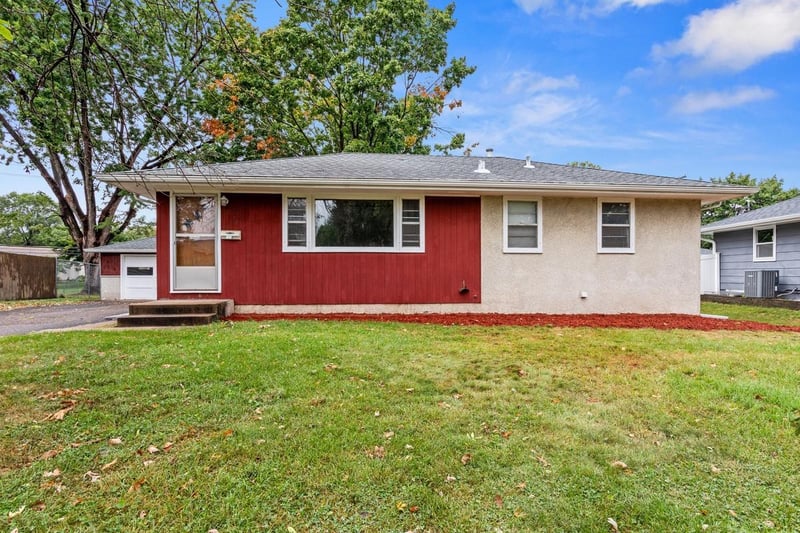 6270 6th St NE, Fridley, MN 55432
