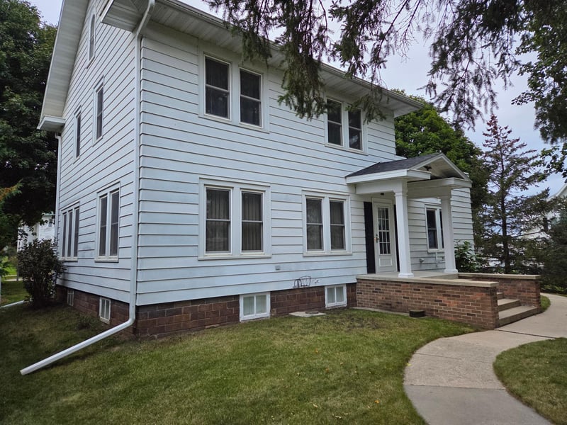 305 N Elm St, Mabel, MN 55954