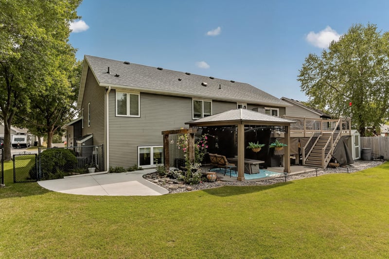 2502 Boulder Ridge Dr NW, Rochester, MN 55901