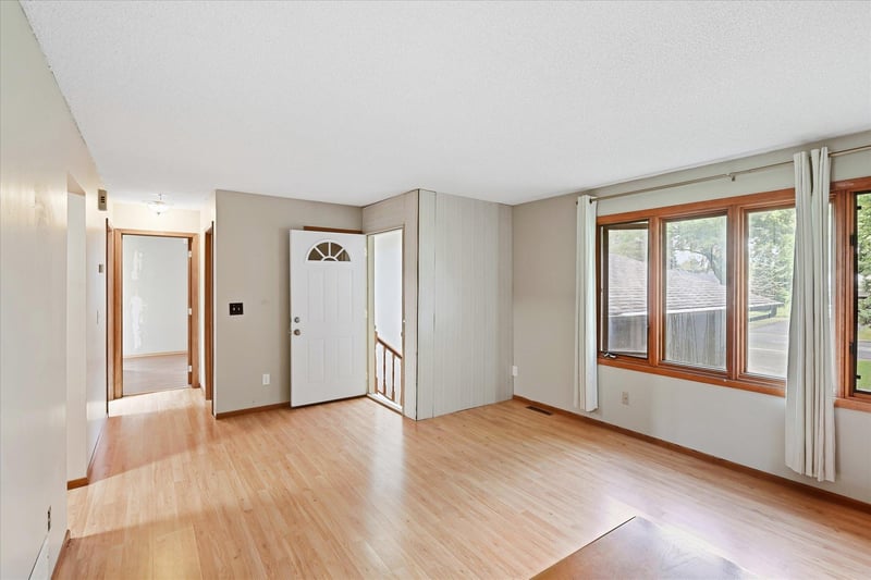 750 Hiawatha Ave, Vadnais Heights, MN 55127