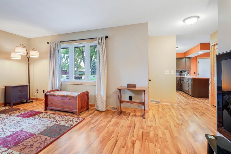 1065 Minnesota St S, Shakopee, MN 55379