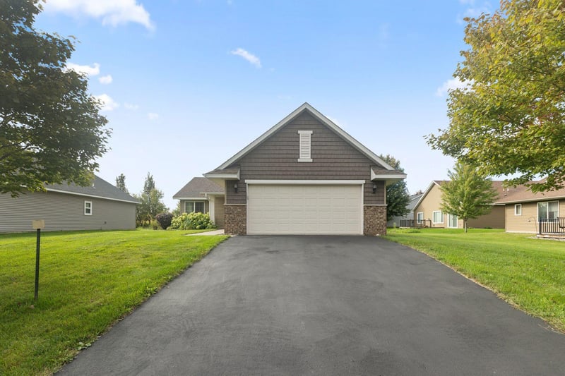 6479 204th St N, Forest Lake, MN 55025