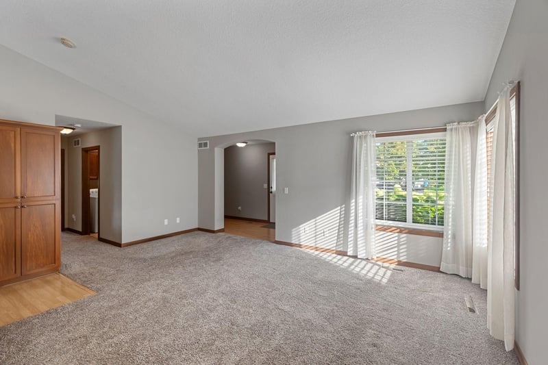 6479 204th St N, Forest Lake, MN 55025