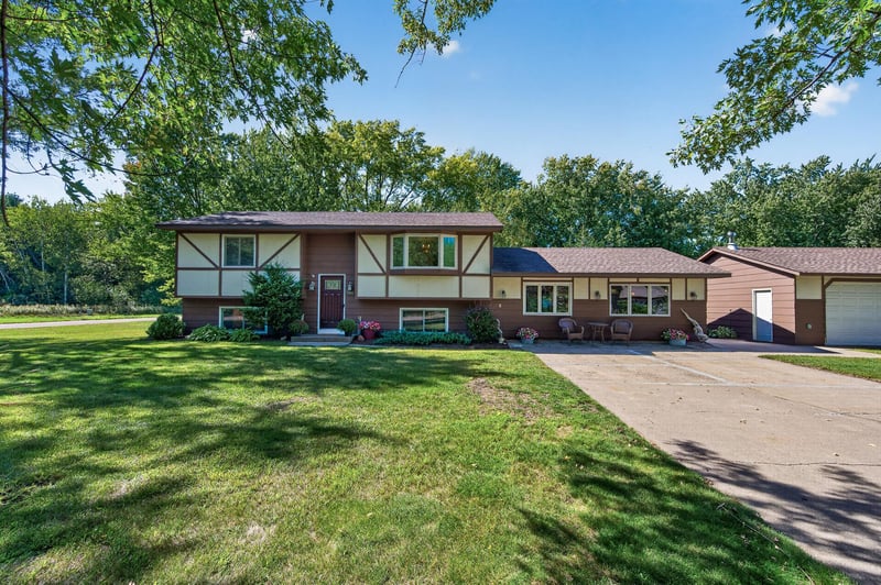 7381 Leonard Ave, Lino Lakes, MN 55014