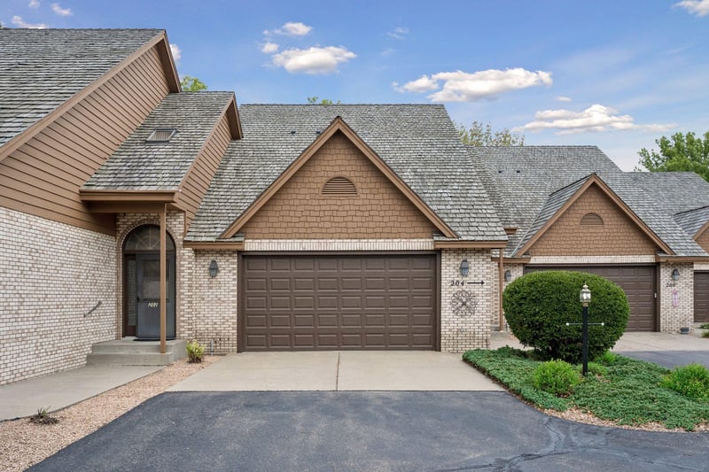 1201 Golf Course Rd #204, Monticello, MN 55362