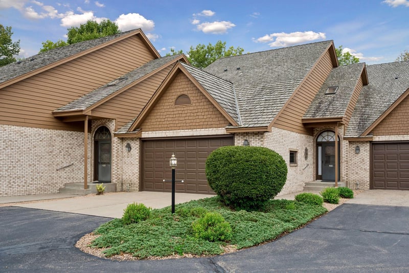 1201 Golf Course Rd #204, Monticello, MN 55362