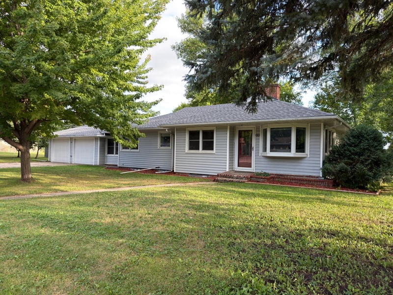 815 Court Ave, Gaylord, MN 55334