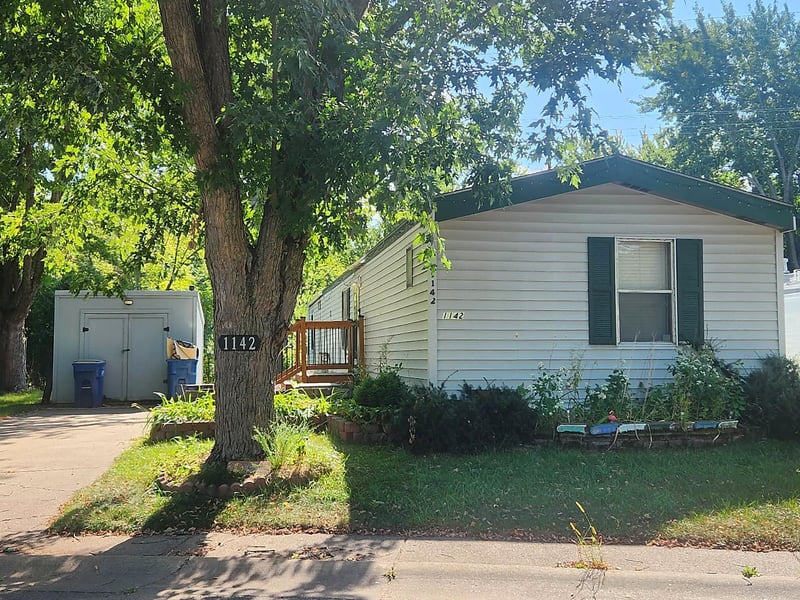 1142 101st Ave NW, Coon Rapids, MN 55433