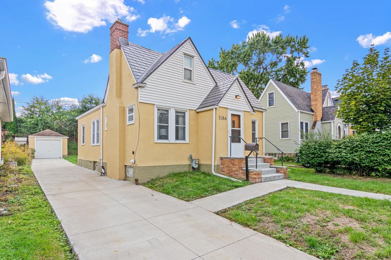 1186 Englewood Ave, Saint Paul, MN 55104