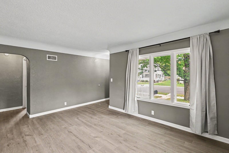 302 Lincoln Ave N, New Prague, MN 56071