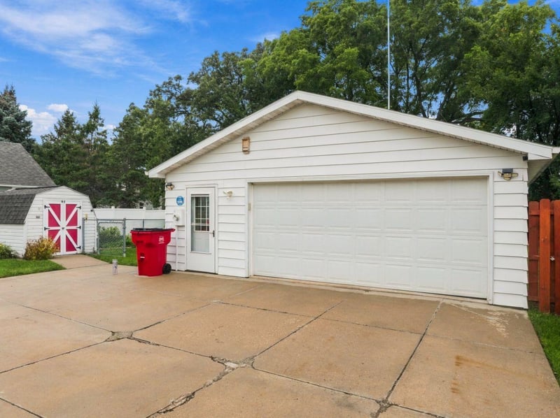 1609 1st Ave SE, Austin, MN 55912