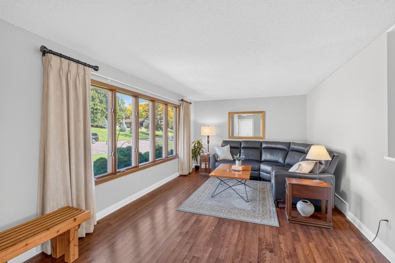 4315 Kaufmanis Way, Eagan, MN 55123